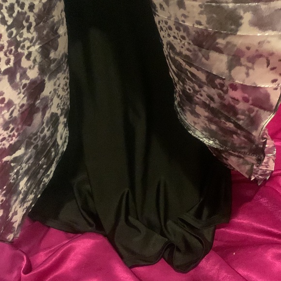 NWT Simon Chang Size 10 sequin cocktail dress. Metallic silver and black - Picture 9 of 10